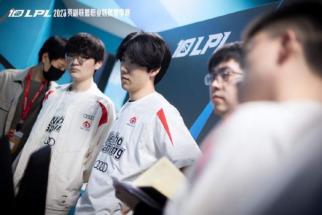 身高频繁被 身高频繁被