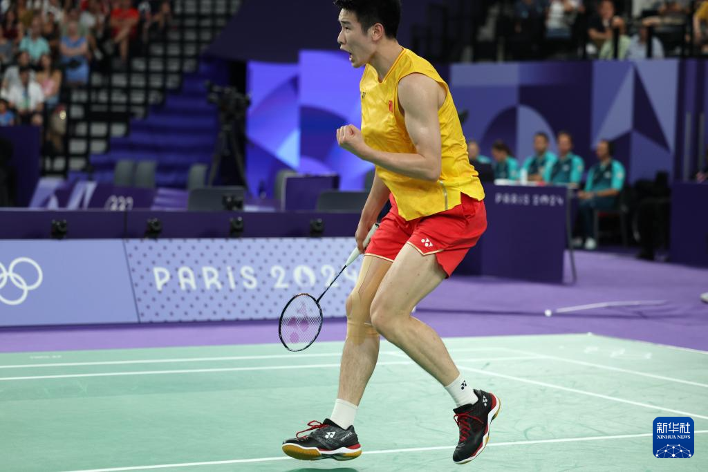 用手中的球 用手中的球