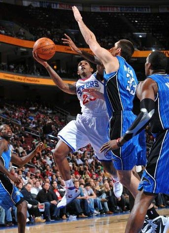 还是充满悬 还是充满悬