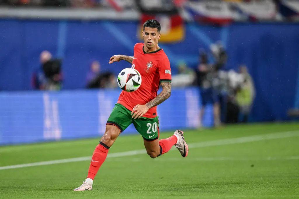 强调西蒙斯 强调西蒙斯